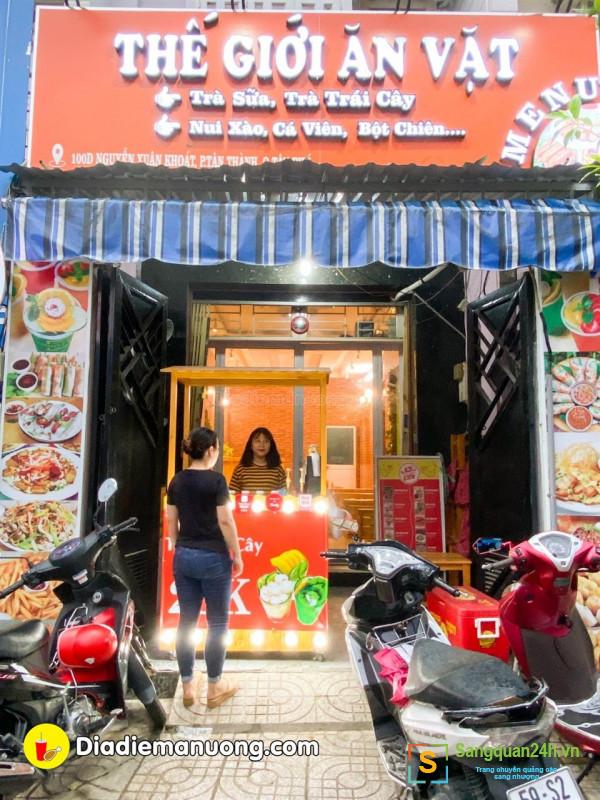 Sang nhượng cửa hàng trái cây - trà sữa nằm mặt tiền đường Nguyễn Xuân Khoát, phường Tân Thành, quận Tân Phú. 