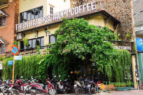 Sang nhượng quán cafe không gian máy lạnh, nằm mặt tiền đường Nguyễn Văn Thủ, phường Đa Kao, quận 1.