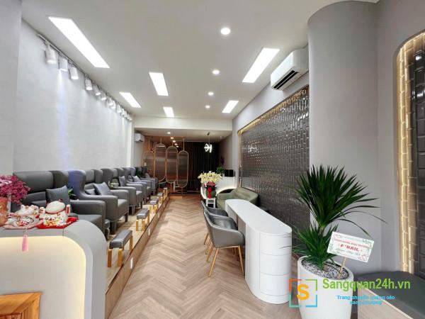 Sang Nhượng Tiệm Nail Ở Trung Tâm Quận Bình Thạnh