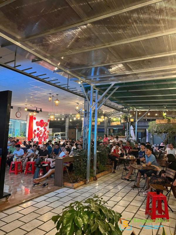 Sang quán cafe