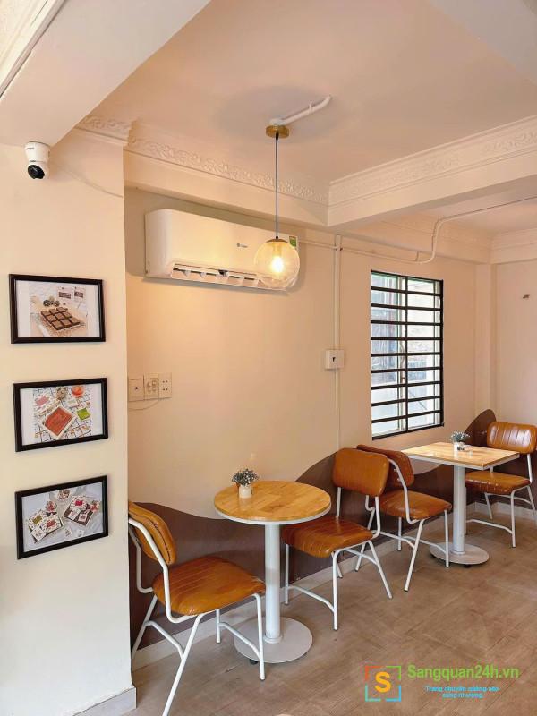 Sang quán cafe