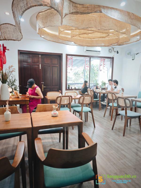 Sang quán cafe