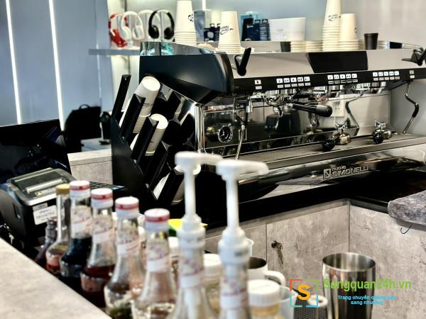 Sang quán cafe