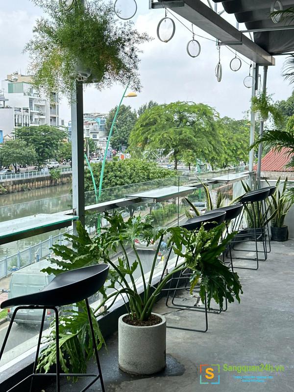 Sang quán cafe