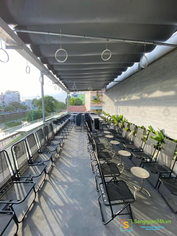 Sang quán cafe