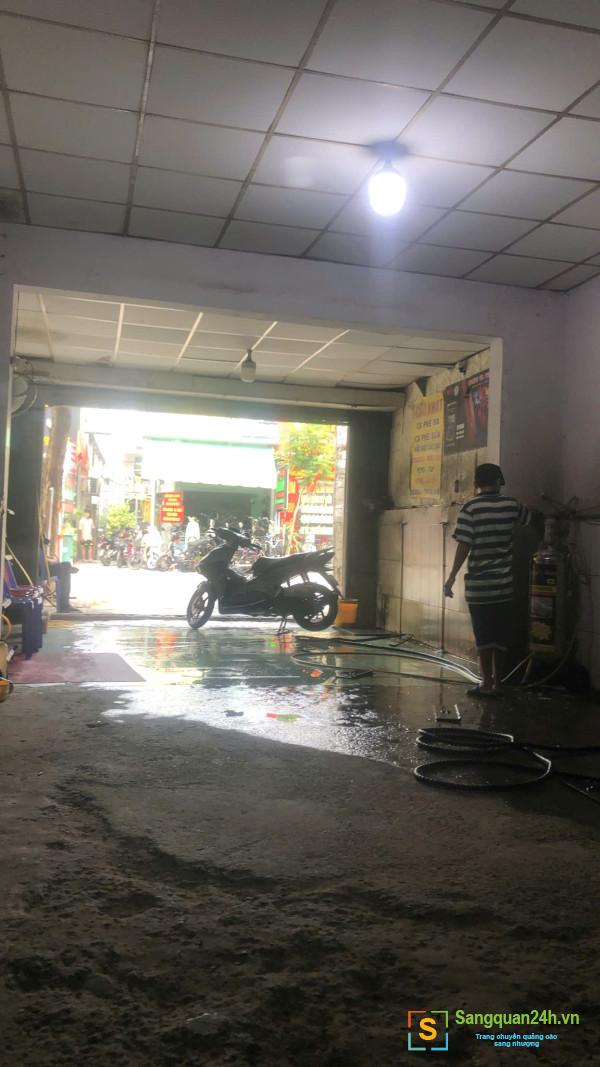 Sang tiệm rửa - sửa xe