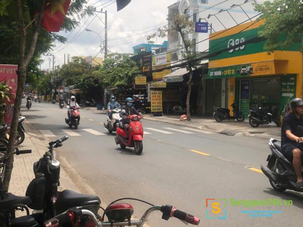 Sang tiệm rửa - sửa xe