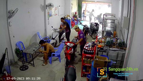 Sang tiệm rửa - sửa xe