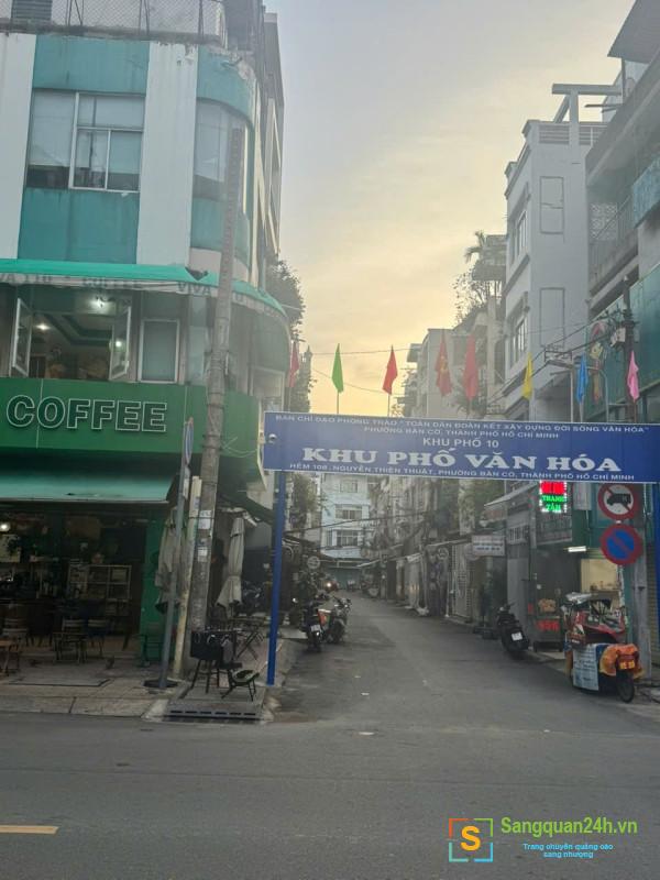 Sang quán cafe