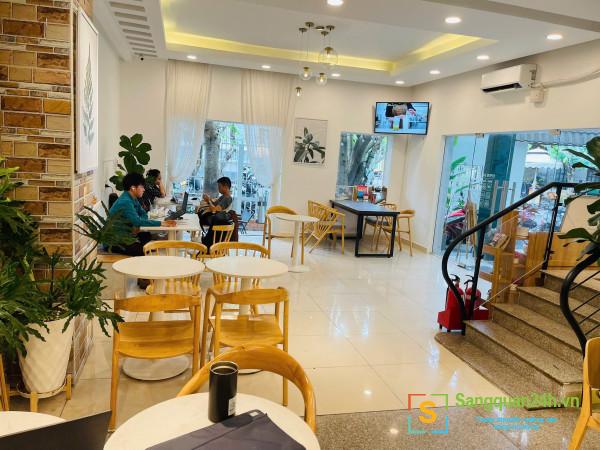 Sang quán cafe