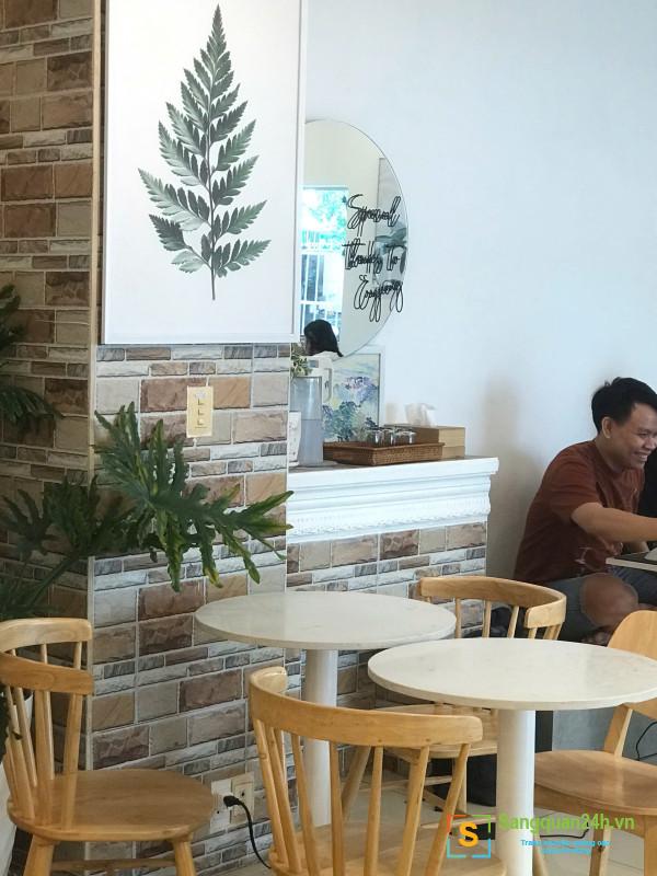 Sang quán cafe