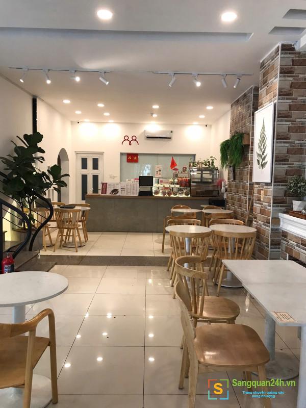 Sang quán cafe
