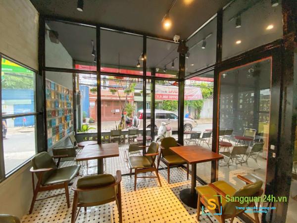 Sang quán cafe
