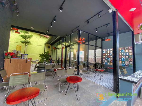 Sang quán cafe