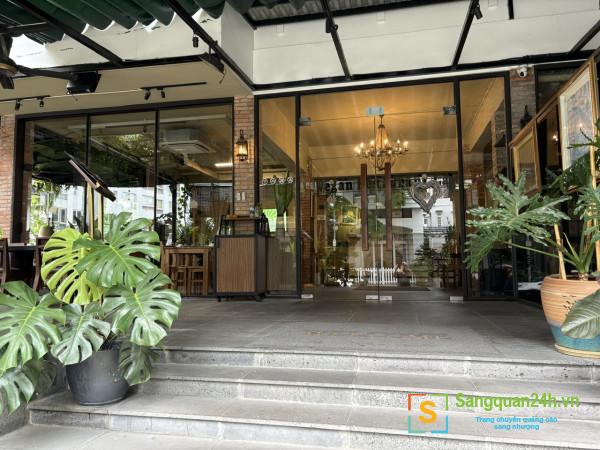 Sang nhà hàng Sang nhà hàng