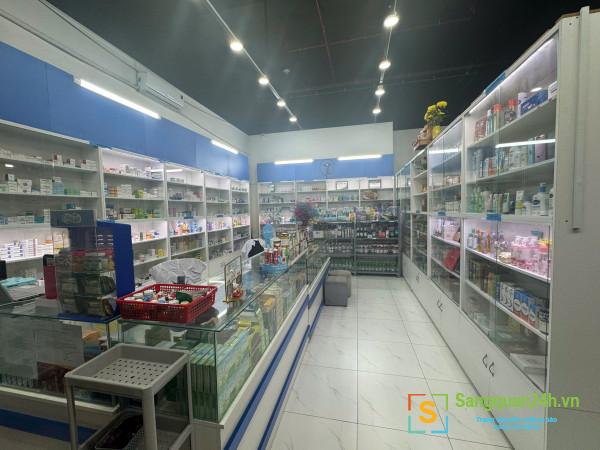 Sang nhà thuốc tây