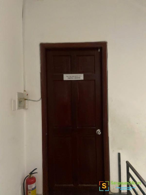 Sang cửa hàng thú nuôi