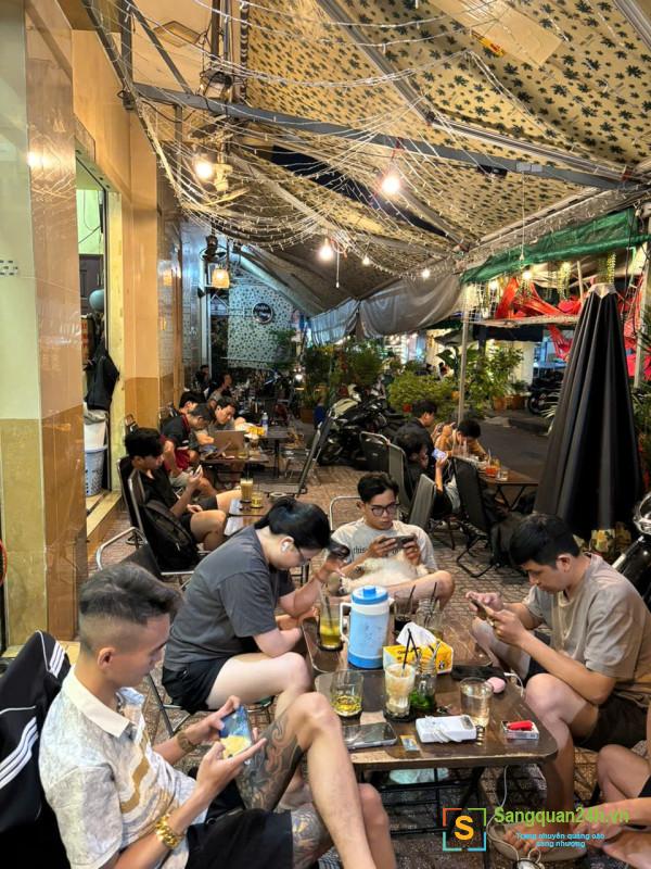 Sang quán cafe