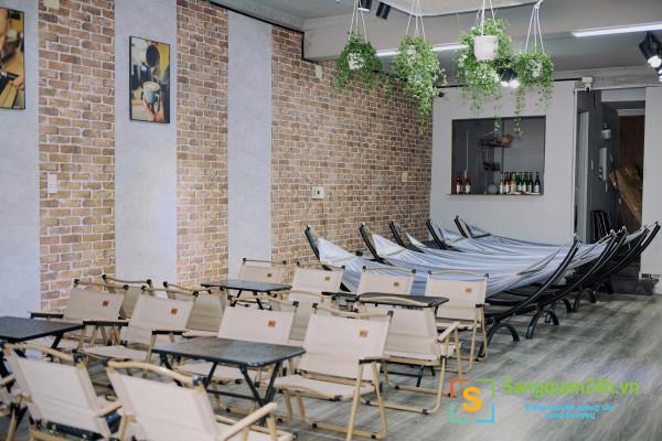 Sang quán cafe