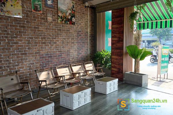 Sang quán cafe