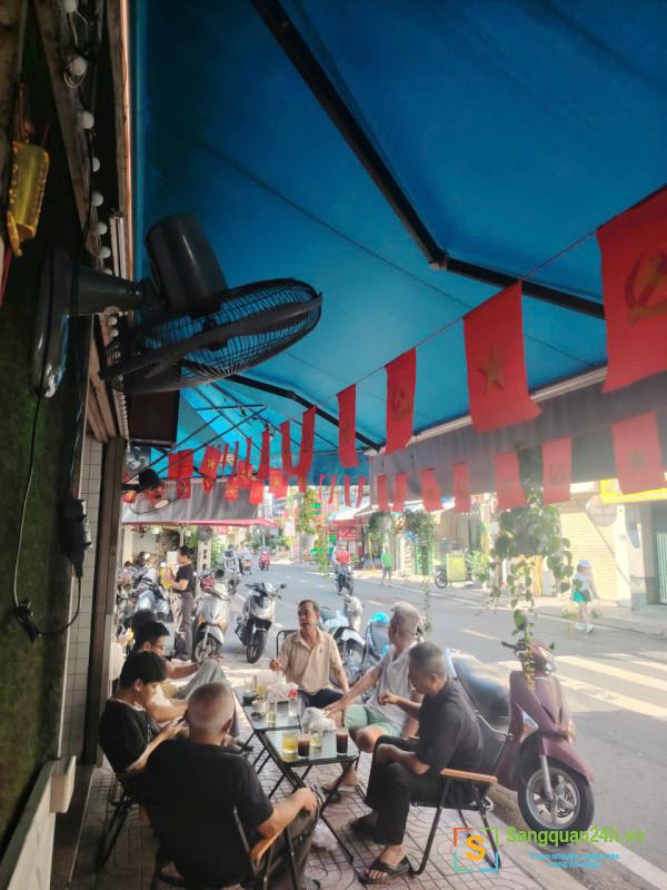 Sang quán cafe