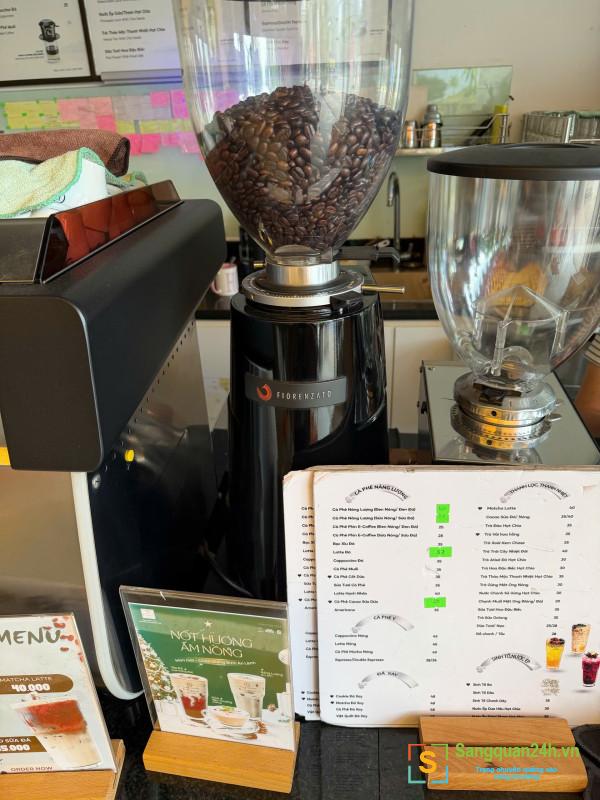 Sang quán cafe