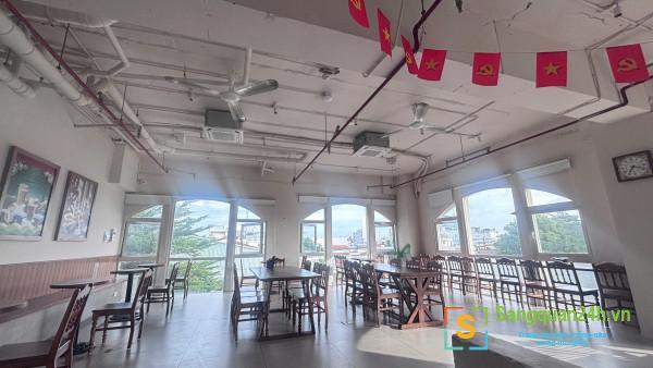 Sang quán cafe