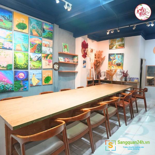 Sang phòng trà