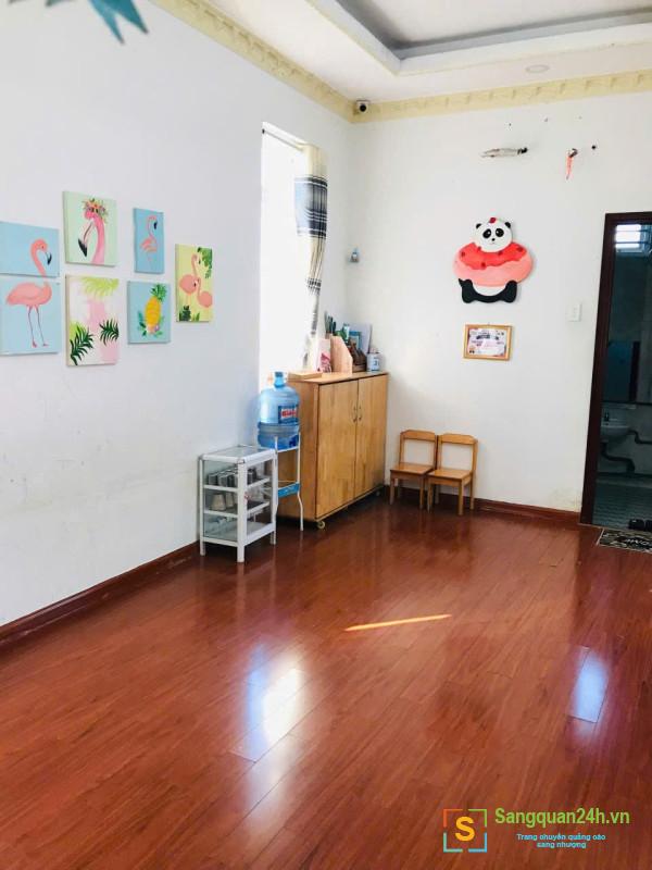 Sang trường mầm non