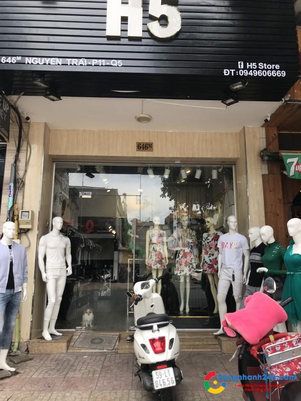 Sang gấp shop thời trang mặt tiền đường Nguyễn Trãi, trung tâm quận 5.